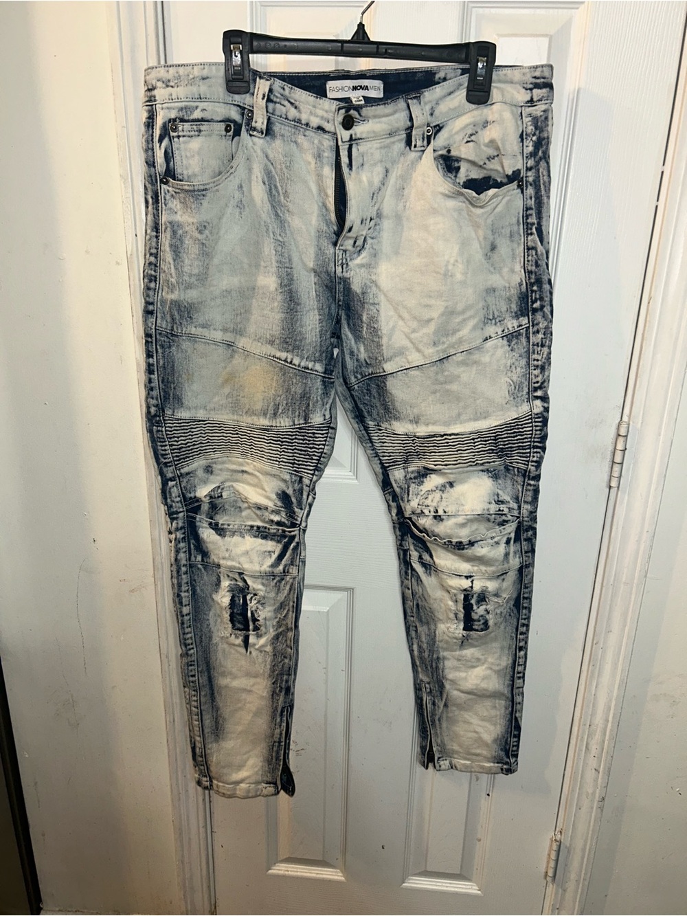 Fashion Nova Men Light Gray Distressed Moto Skinny Jeans